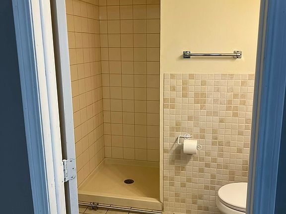 3rd image of 1037 Warner Ave #6E