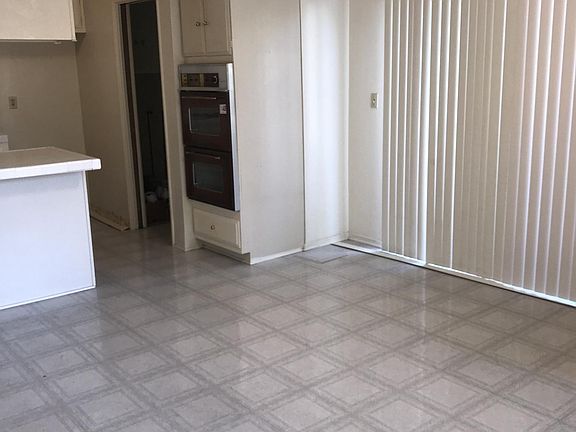 2nd image of 100 W Ellis Ave