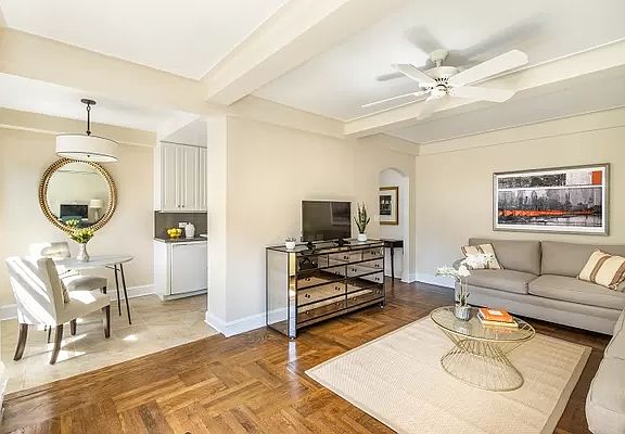 2nd image of 245 E 72nd St APT 3B