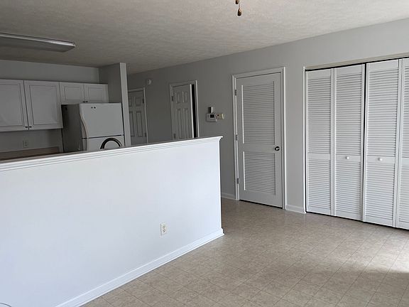 5th image of 1202 Old Windmill Cir