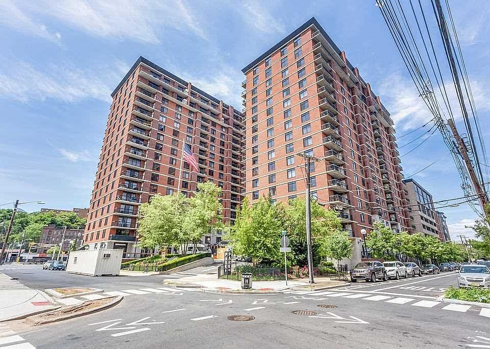 1st image of 700 1st St APT 15F