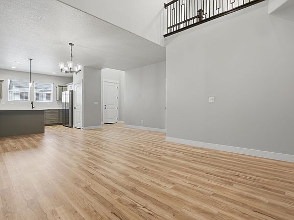 4th image of 4557 W Watchmen Way S