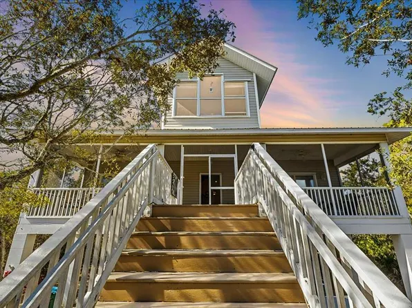 1230 Gulf Blvd, Cedar Key, FL 32625