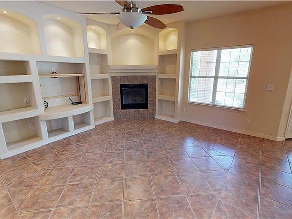 4th image of 533 Meadow Willow Dr