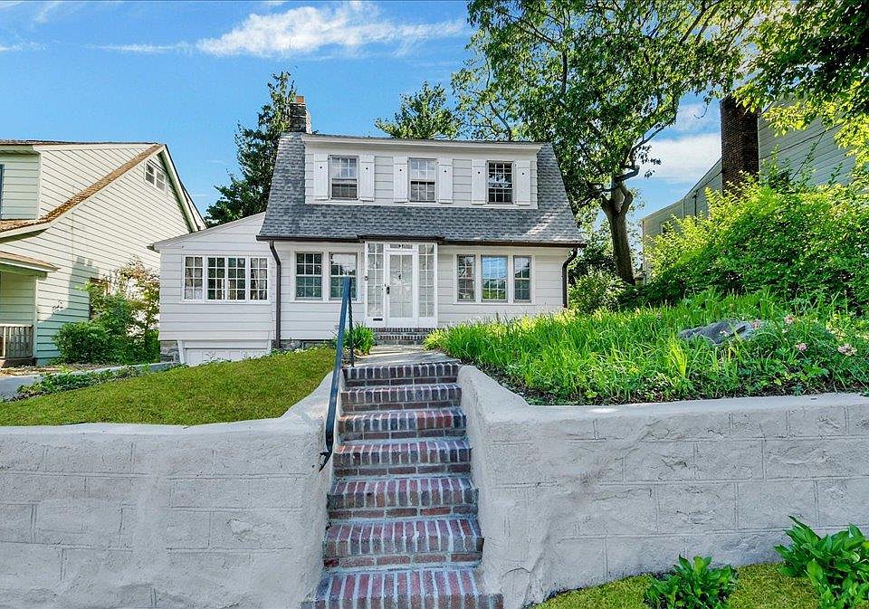 1st image of 310 W 263rd Street