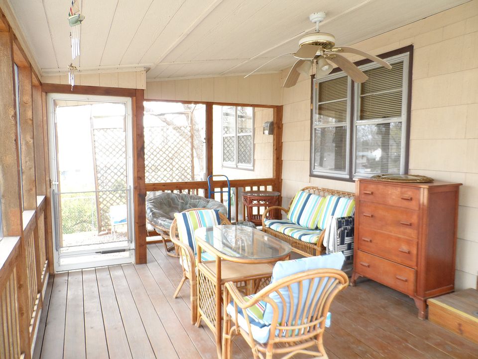 Wonderful screened porch