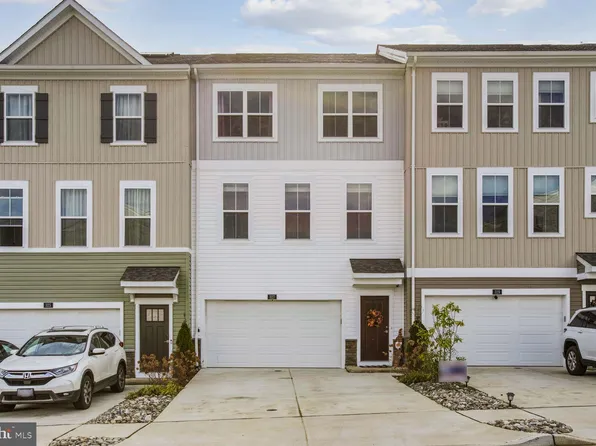 327 Red Currant Way, Fredericksburg, VA 22405