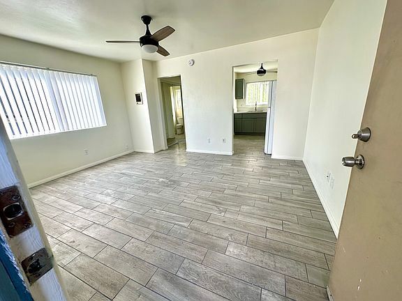 4th image of 3191 Kemper St #4