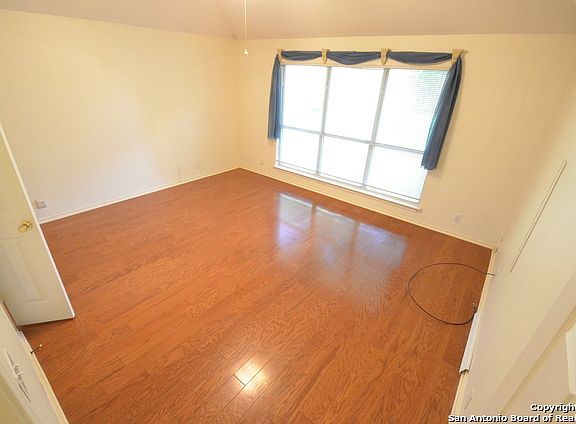 5th image of 2628 Cove Trl