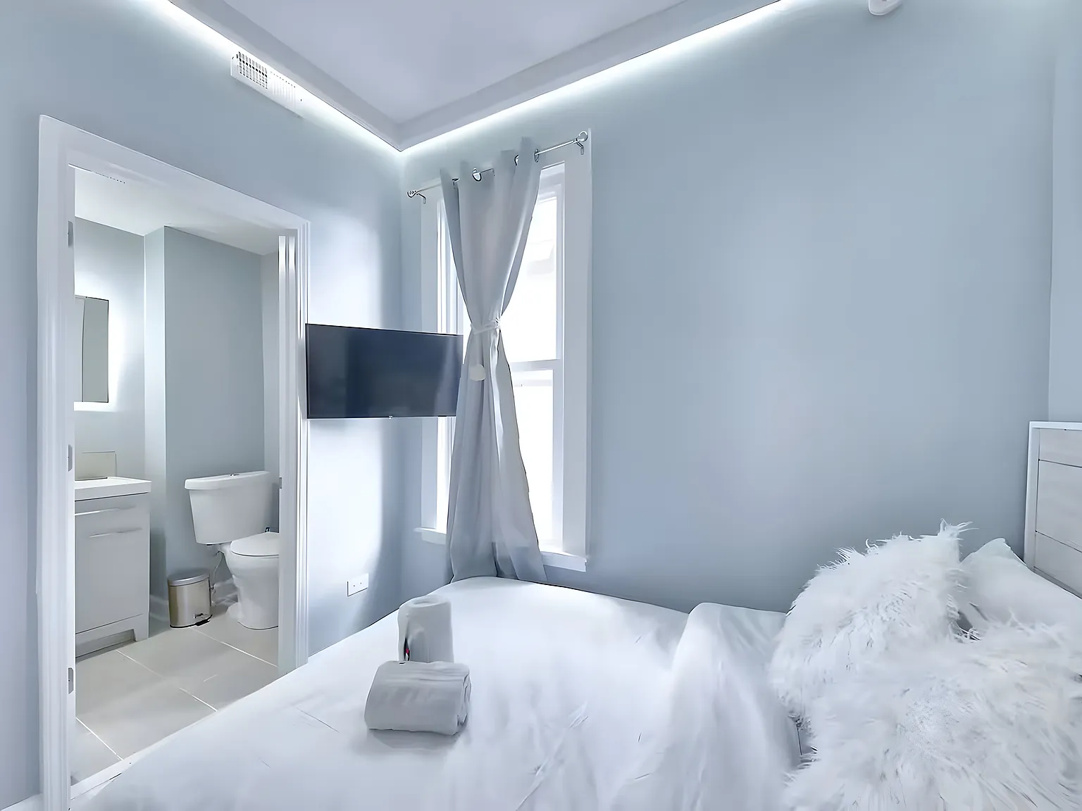 2 bed, 560 sqft, $1,787 — Photo 4