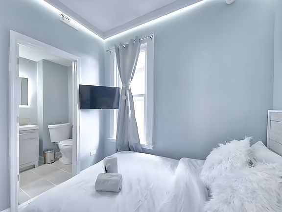 4th image of 460 W 28th Pl Unit 3R