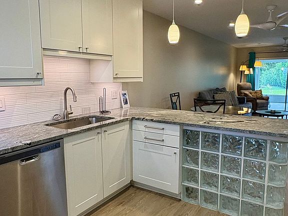 5th image of 974 NW Spruce Ridge Dr APT 3