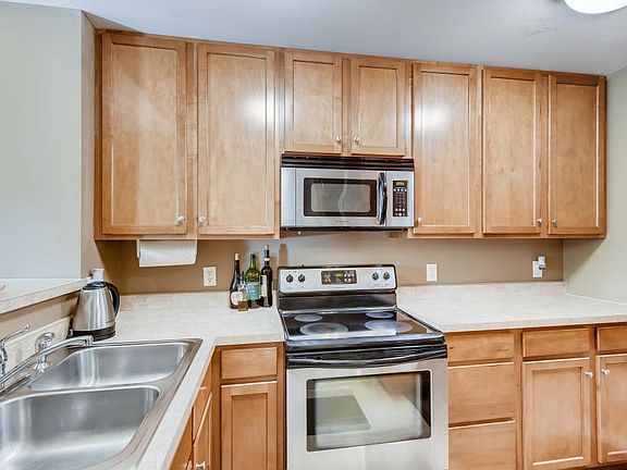 4th image of 150 Burnsville Pkwy E #114