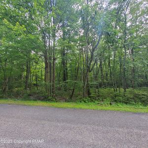 Cypress Dr, Jim Thorpe, PA, 18229
