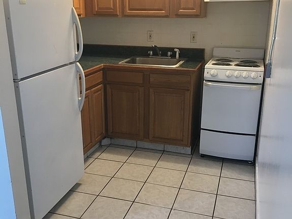 5th image of 100 Park Pl APT 308