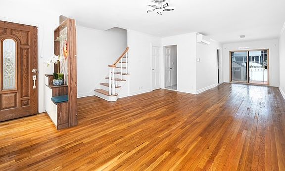 4th image of 60-12 171st St #1