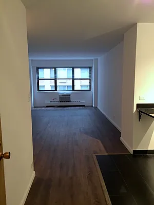 Rented by Carlyle Property Management | media 3