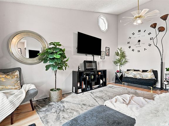 4th image of 1423 Junor Avenue