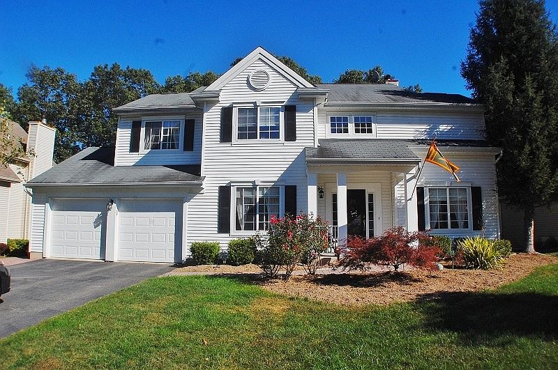 1st image of 25 Winding Brook Ln