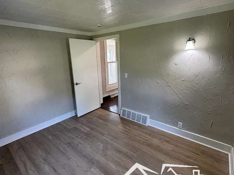 330 W 10th Ave #A — Photo 10