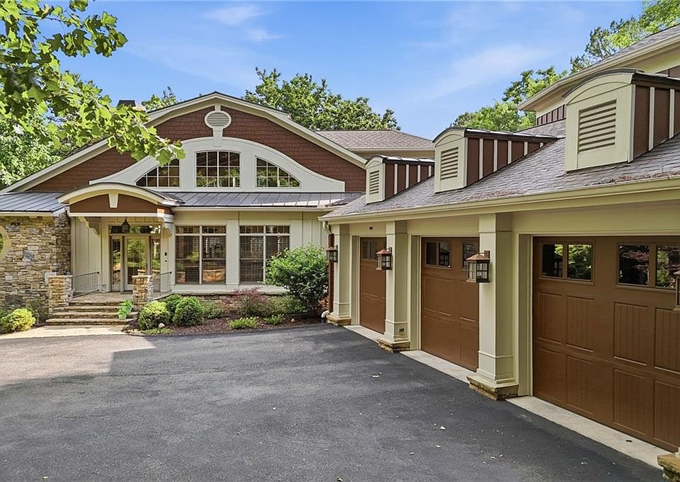 1st image of 549 Petit Ridge Dr