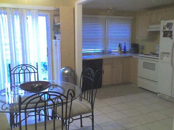 2nd image of 104 W 90th St