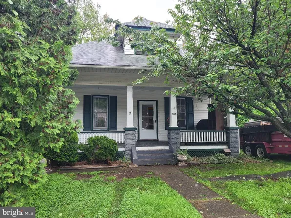 307 N 2nd St, Wormleysburg, PA 17043