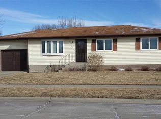 704 6th St, Columbus, NE 68601