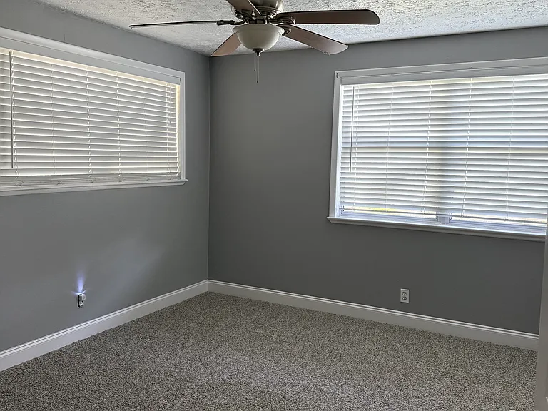5044 Oakside Dr — Photo 7