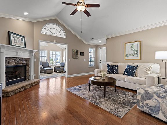 2nd image of 2427 Baskette Way