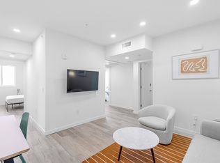 656 N Oxford Ave #301, Los Angeles, CA 90004