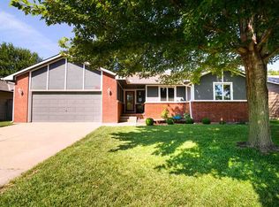 911 N Pine Grove St, Wichita, KS 67212