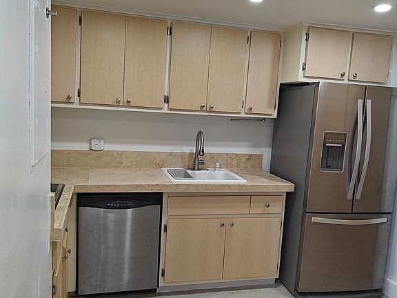 5th image of 905 Brickell Bay Dr APT 1527