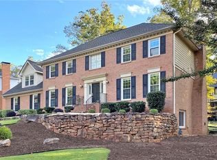 8595 Woodledge Ln, Roswell, GA 30076
