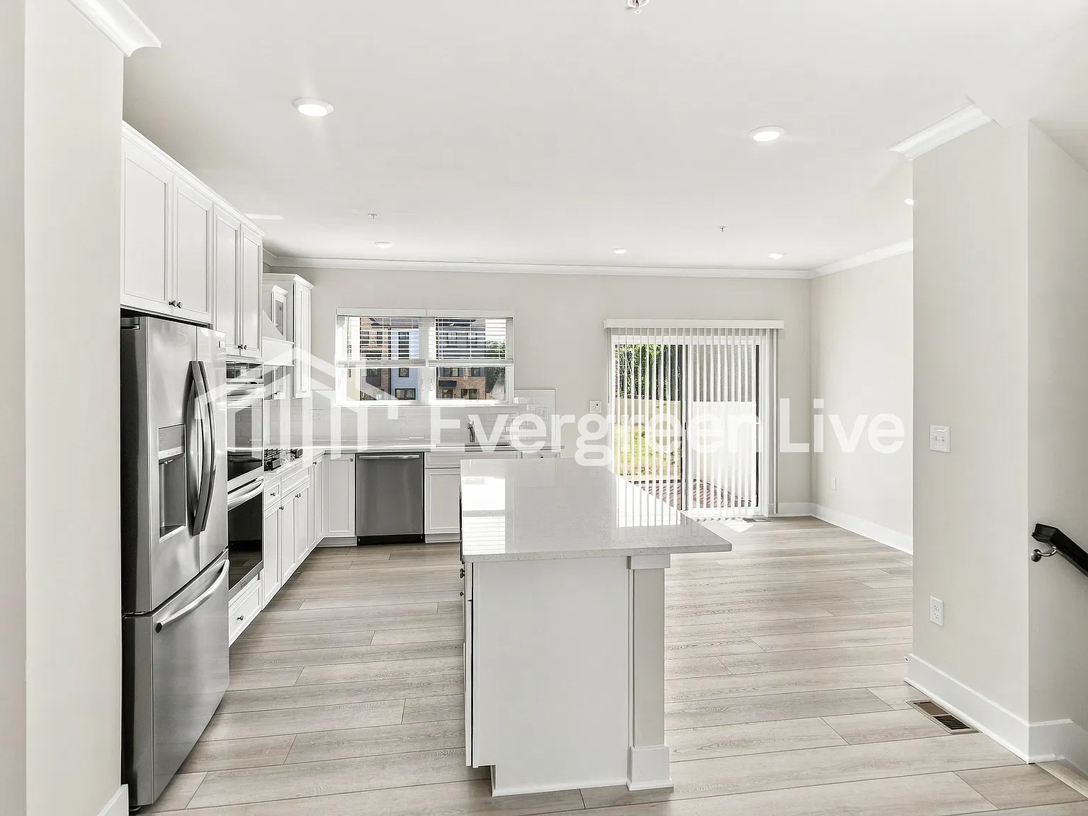 3 bed, 2.5 bath, 2043 sqft, $2,995 — Photo 4