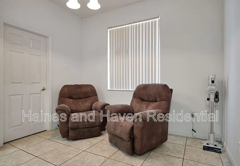 546 Pineloch Dr — Photo 16