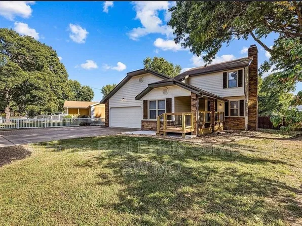 1724 W Whiteside St, Springfield, MO 65807