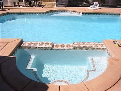 3rd image of 1588 Thurman Way