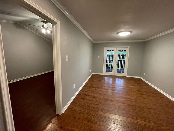 4th image of 1890 Woodside Ln