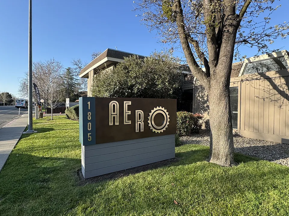 Aero Apartments