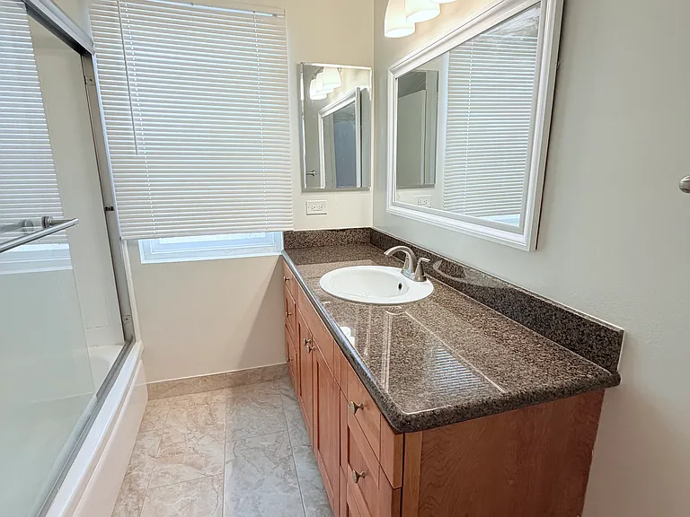 11635 Mayfield Ave #2 — Photo 15