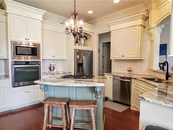 4th image of 3731 Willow Lake Dr