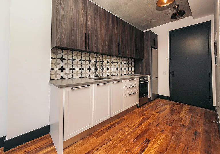 803 Wyckoff Ave #4R — Photo 2