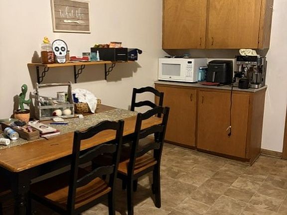 4th image of 732 1/2 Massachusetts St #1B-1Ba-710Sqft