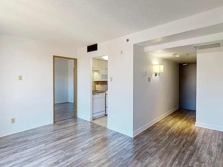 341 Maclaren St — Photo 41