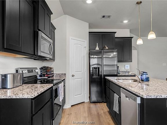 5th image of 1964 Thorndyke Ln
