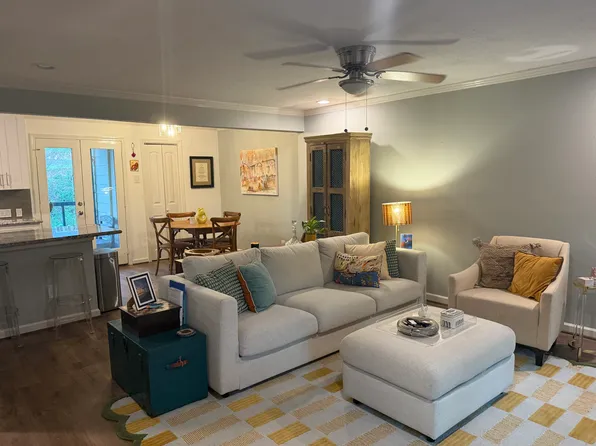 745 Worthshire St, Houston, TX 77008