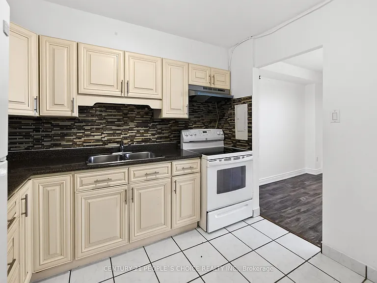 3390 Weston Rd #902 — Photo 19
