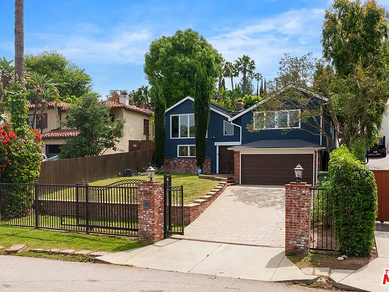 3740 Lankershim Blvd — Photo 2