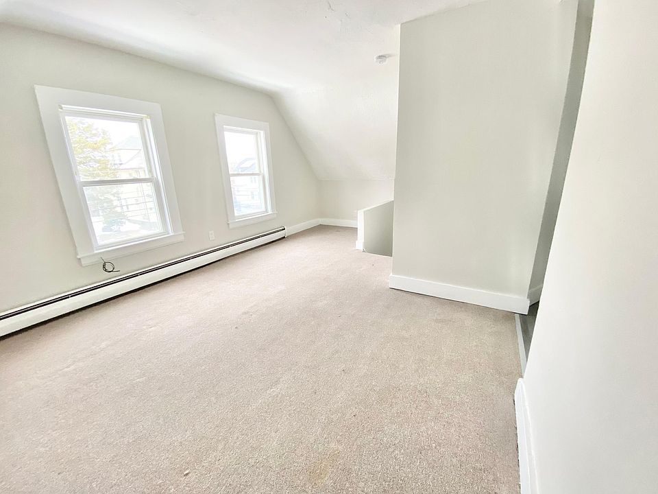 1st image of 189 Whitwell St Unit 3